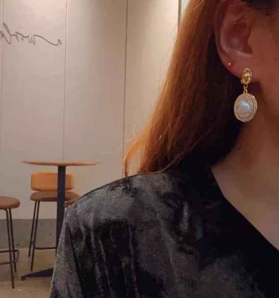 Cercei ovali din argint S925 si cristale incrustate