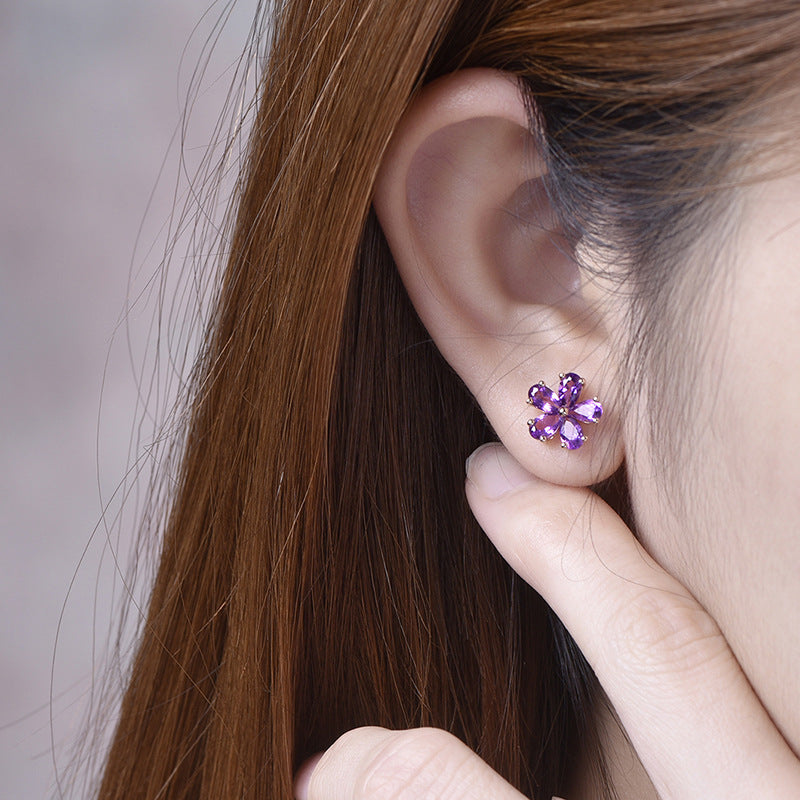 Cercei placati cu paladiu, cu flori din cristale zirconii mov si ace de argint 925