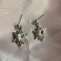 Cercei stea placati cu paladiu si cristale zirconii