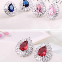 Cercei placati cu paladiu in forma de lacrima, cu zirconii