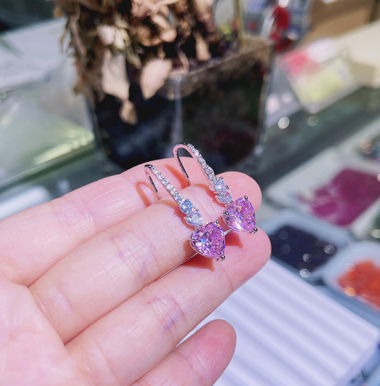 Cercei inima placati cu paladiu si cristale zirconii