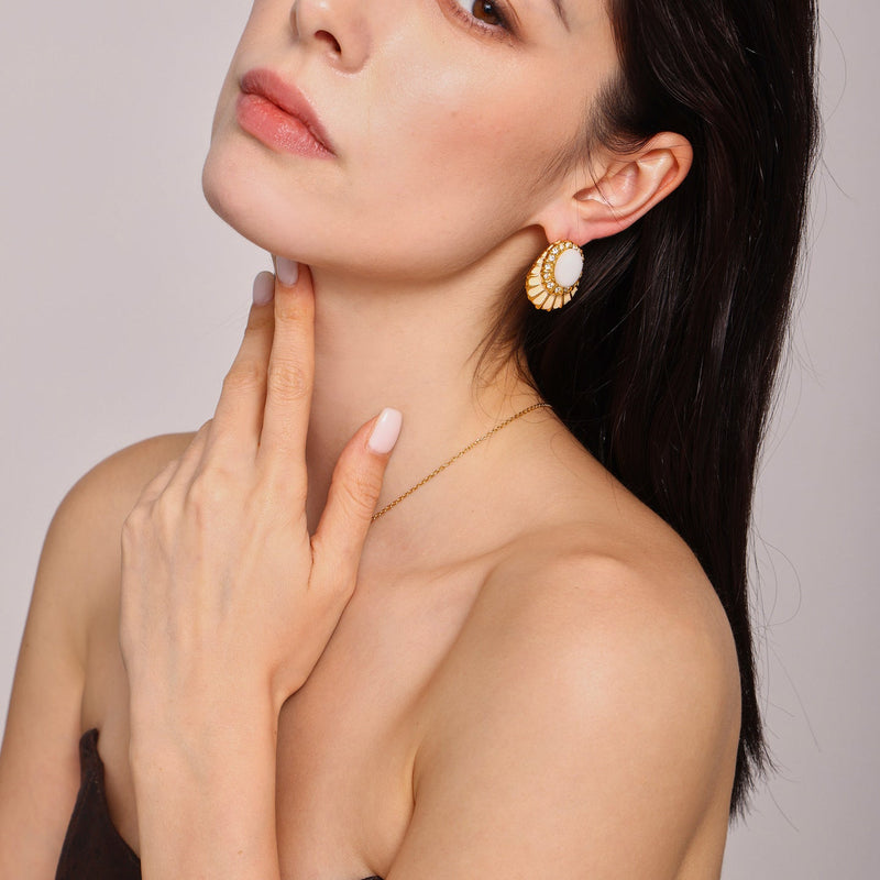 Cercei „Fleur de Lys" din oțel inoxidabil placați cu aur 18K