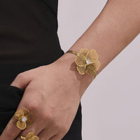 Bratara cu floare 3D din otel inoxidabil placata cu aur 18K