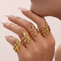 Inel in forma de sarpe din otel inoxidabil placat cu aur 18K