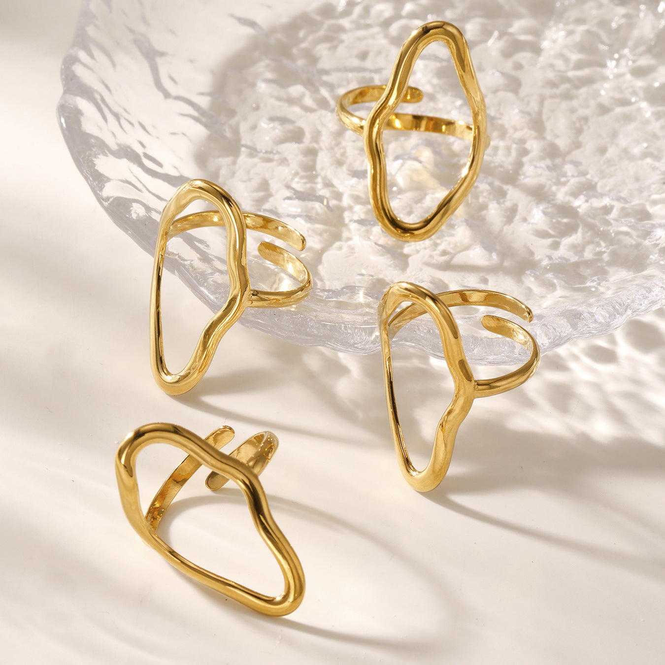 Inel cu cerc asimetric din oțel inoxidabil placat cu aur 18K