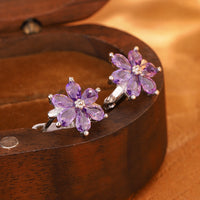 Cercei mici cu floare din cristale zirconii  si inchidere prin clips