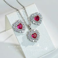 Set placat cu paladiu compus din cercei si colier cu cristale zirconii