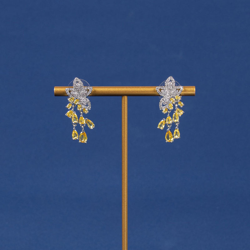 Cercei placati cu paladiu, detalii florale din zirconii si ace din argint S925