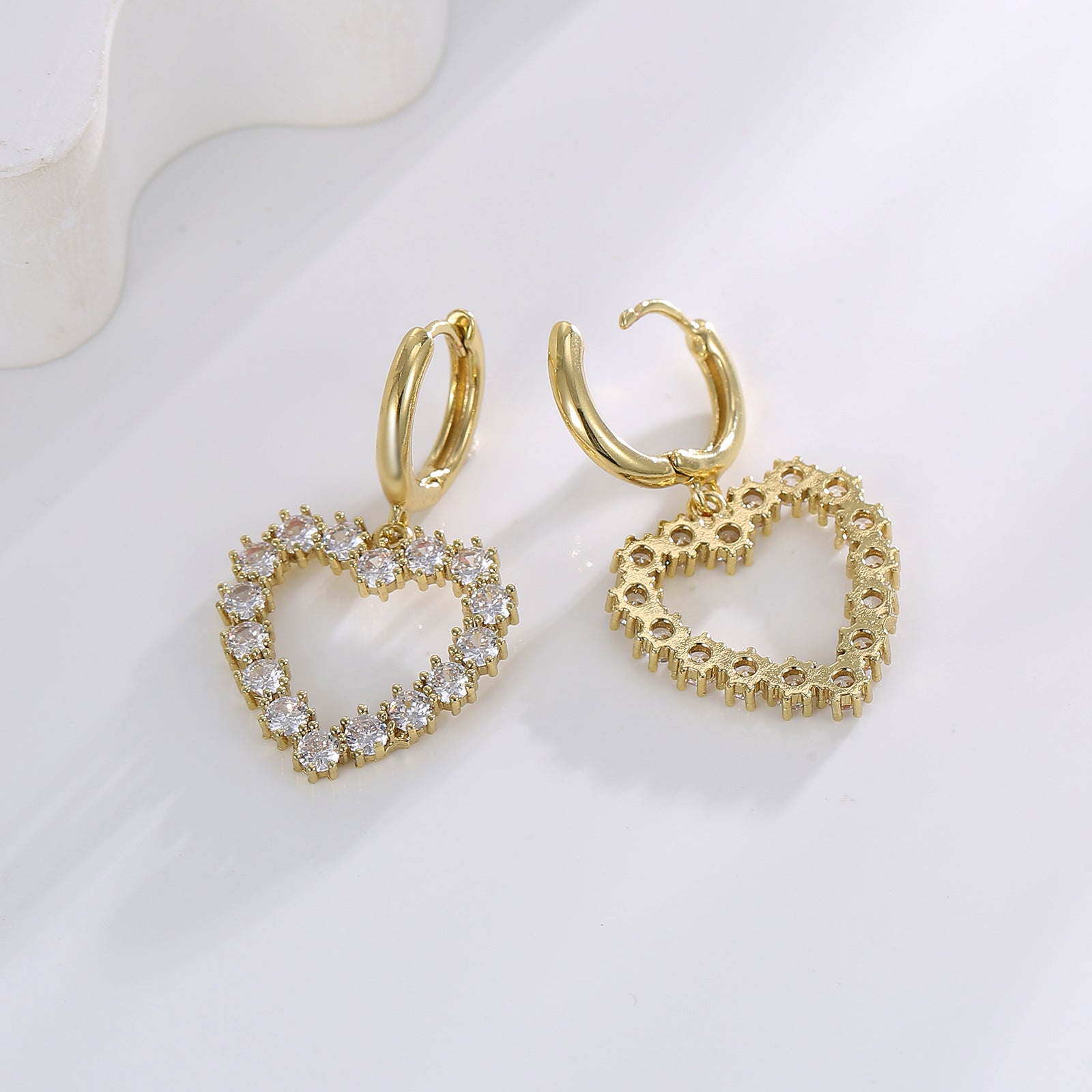 Cercei inima placati cu aur 14k si cristale zirconii