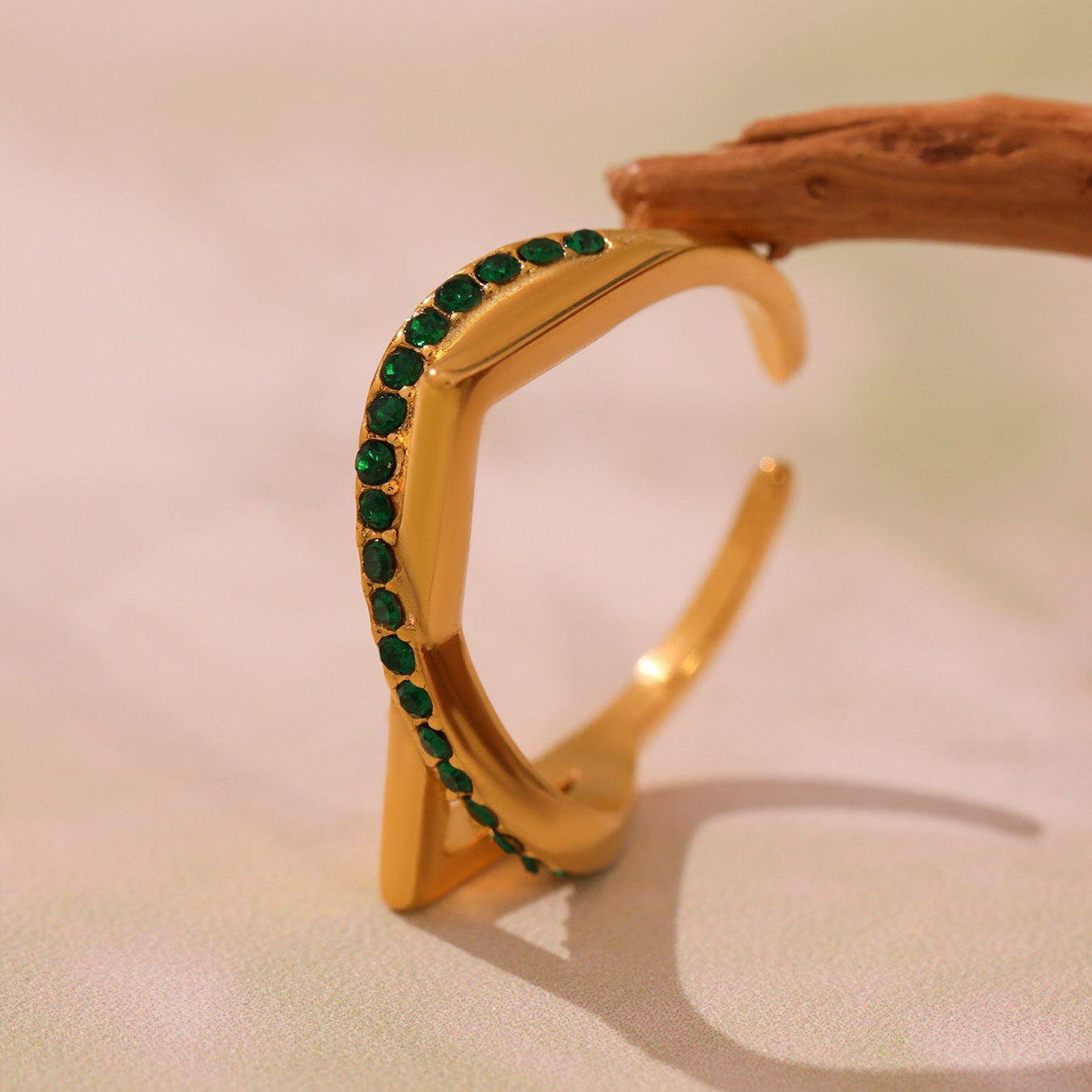 Inel geometric cu zirconii din otel inoxidabil placat cu aur 18K