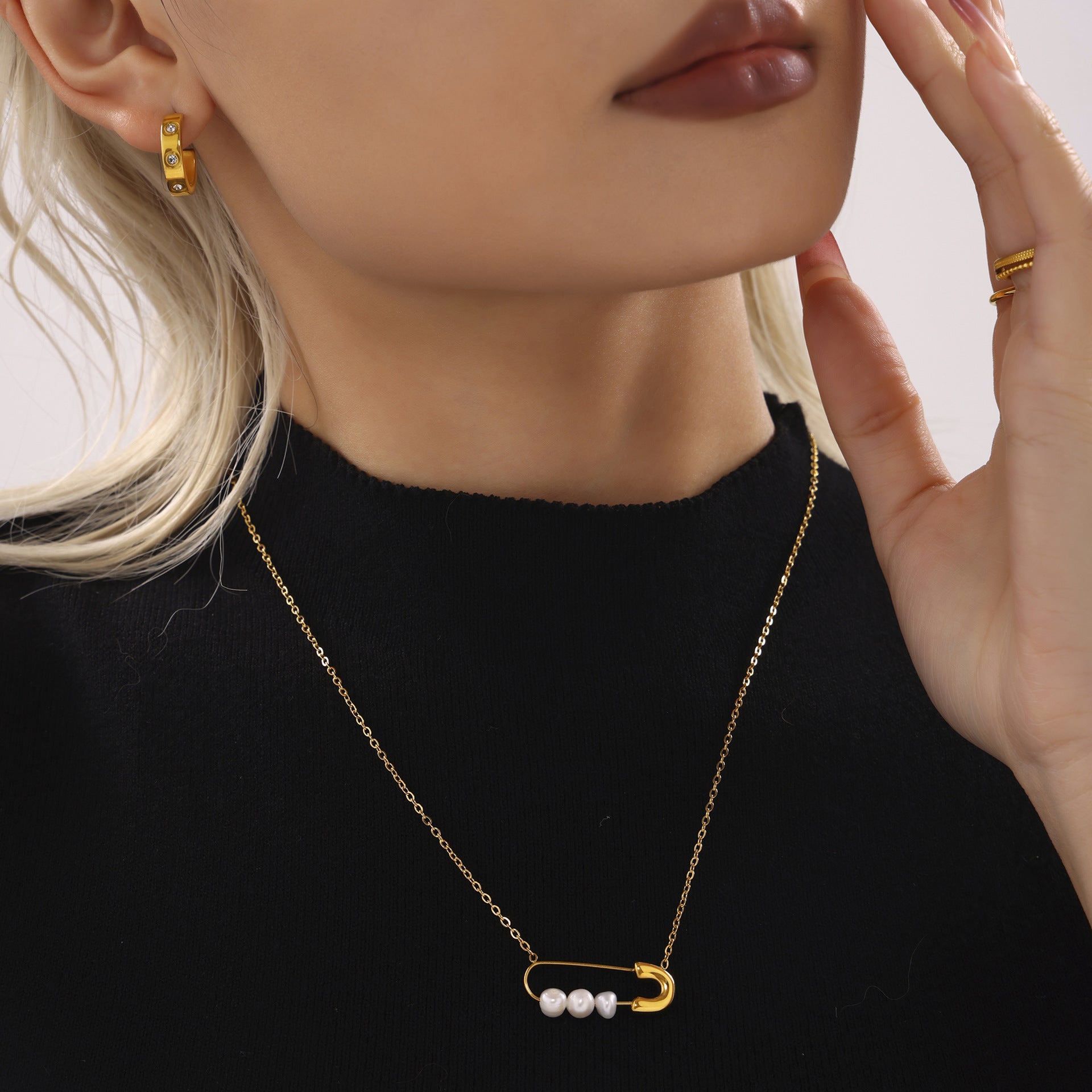 Colier placat cu aur 18K din oțel inoxidabil, cu perle de apă dulce