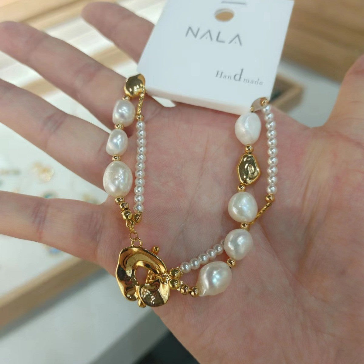 Bratara ajustabila in stil baroc cu perle de apa dulce si placare cu aur 18K