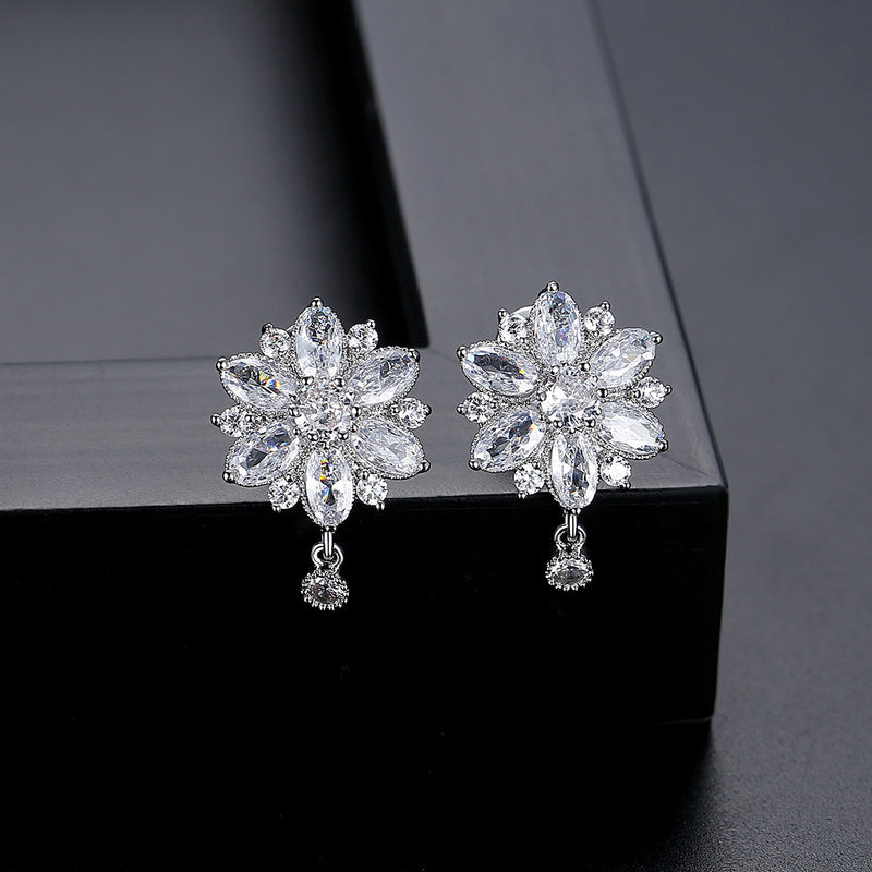 Cercei placati cu aur 14k cu cristale zirconii si ace de argint 925