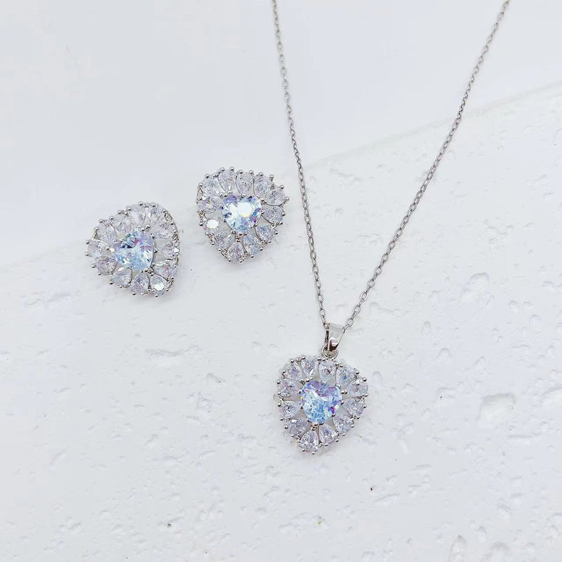 Set placat cu paladiu compus din cercei si colier cu cristale zirconii