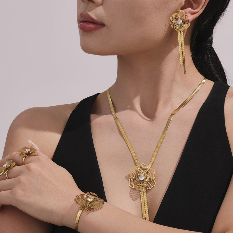 Bratara cu floare 3D din otel inoxidabil placata cu aur 18K