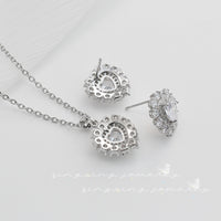 Set placat cu paladiu compus din cercei si colier cu cristale zirconii