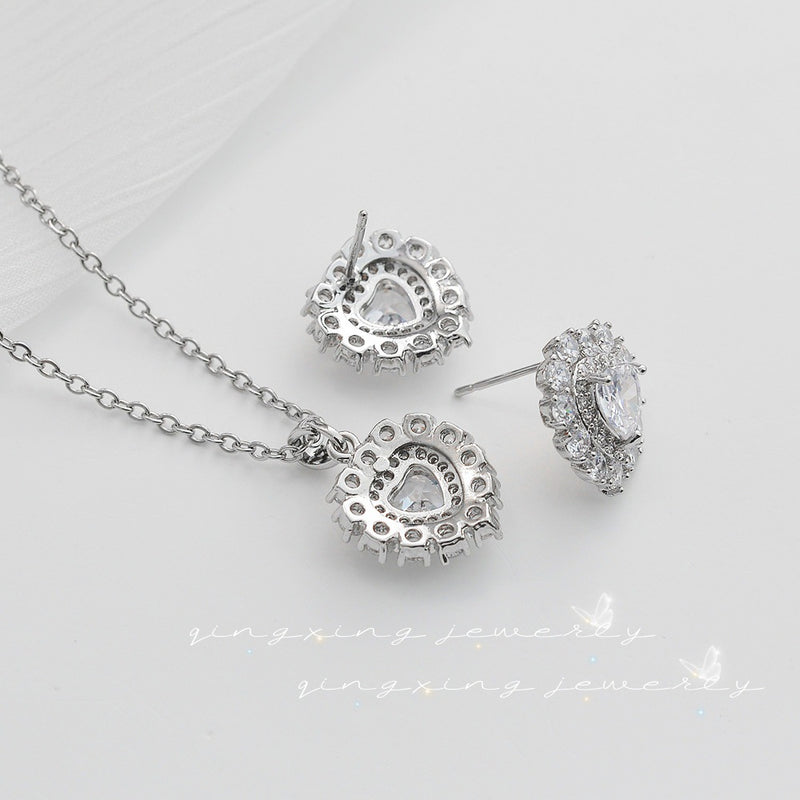 Set placat cu paladiu compus din cercei si colier cu cristale zirconii