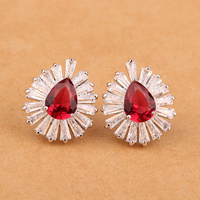 Cercei placati cu paladiu in forma de lacrima, cu zirconii