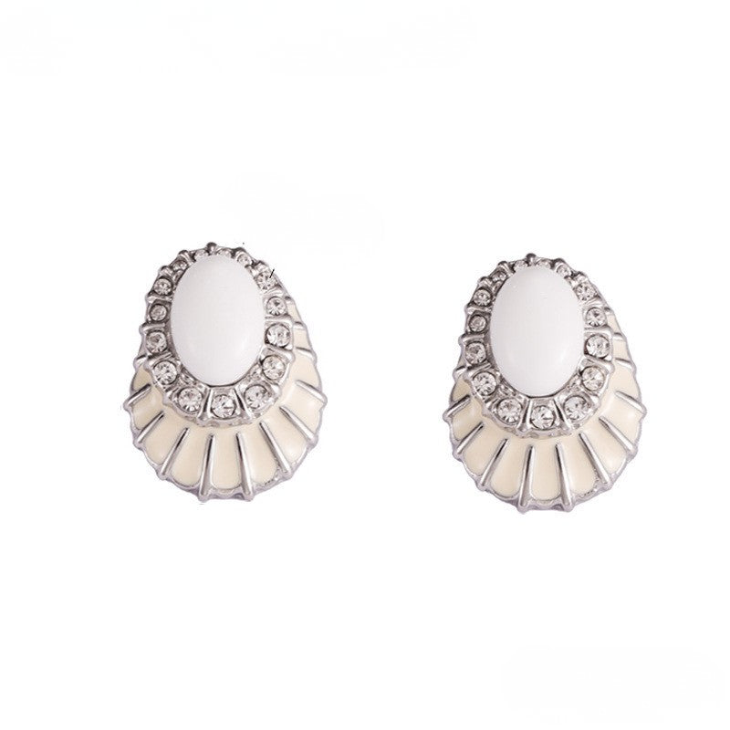 Cercei „Fleur de Lys" din oțel inoxidabil placați cu aur 18K