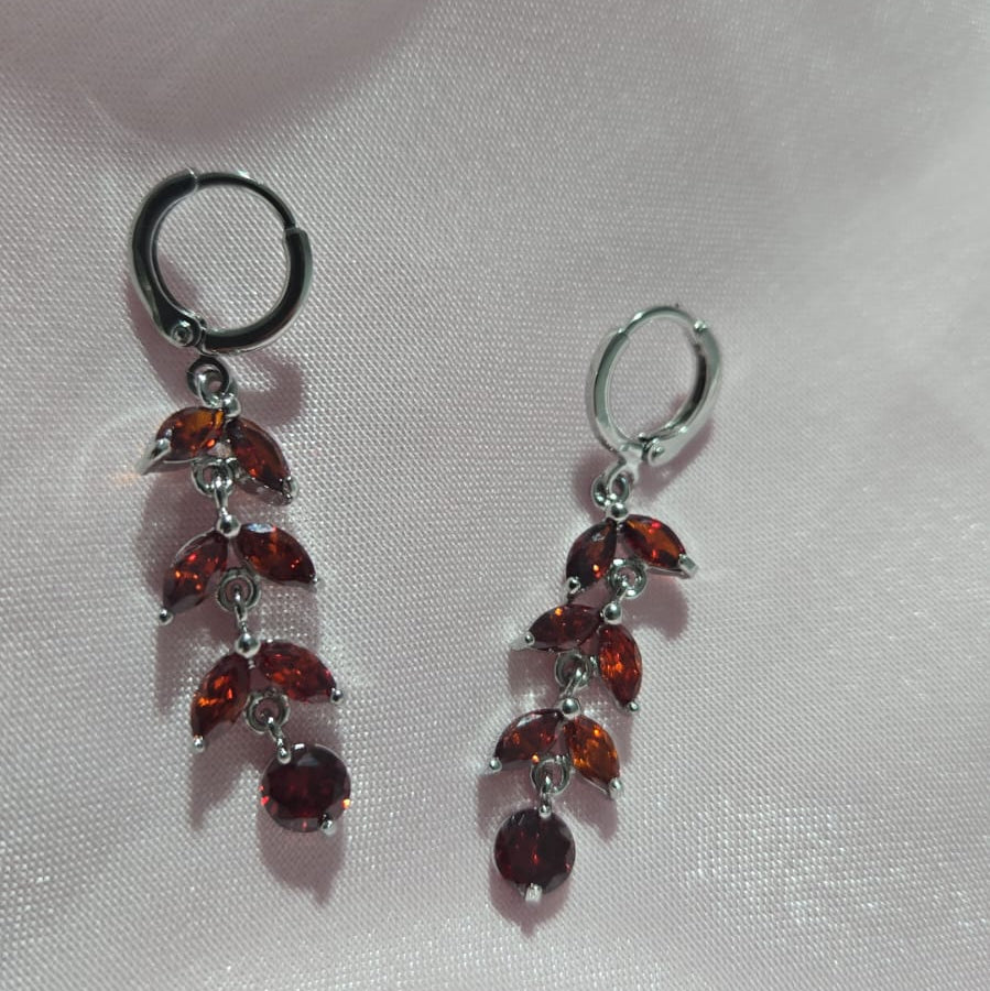 Cercei lungi cu cristale zirconii, placati cu paladiu