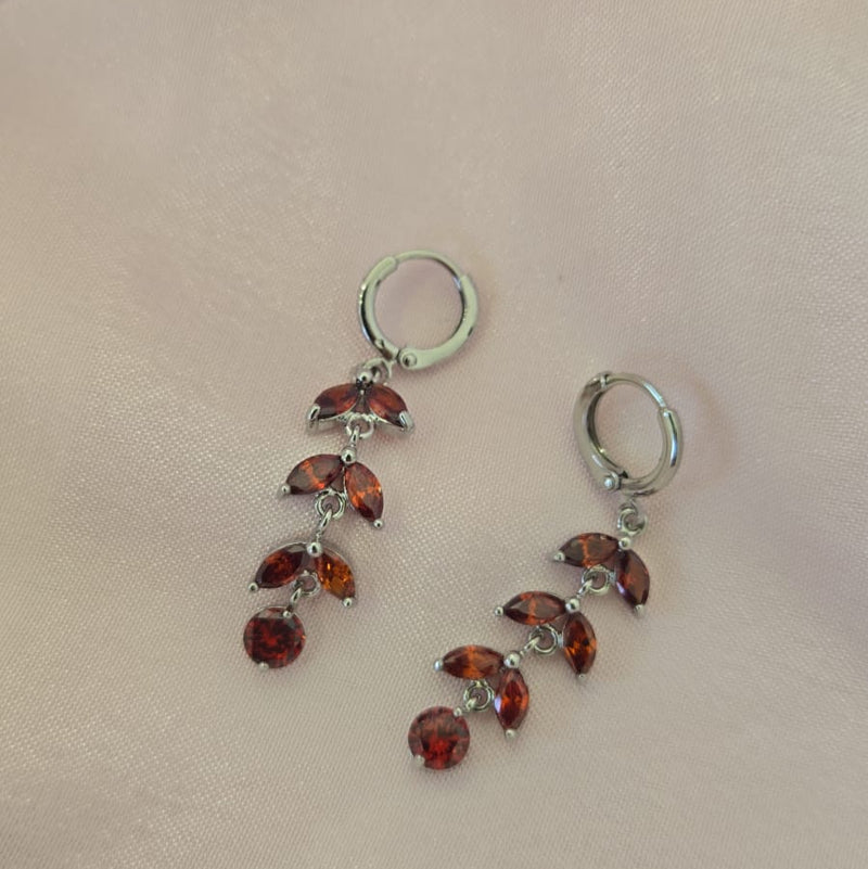 Cercei lungi cu cristale zirconii, placati cu paladiu