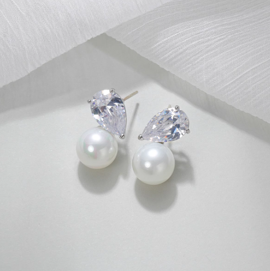 Cercei din otel inoxidabil cu perle din cristal si cristale zirconii