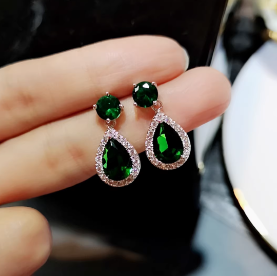 Cercei placati cu paladiu in forma de lacrima, cu zirconii AAA