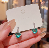 Cercei inima placati cu paladiu si cristale zirconii