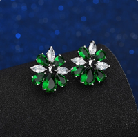 Cercei cu flori din cristale zirconii si ace de argint S925