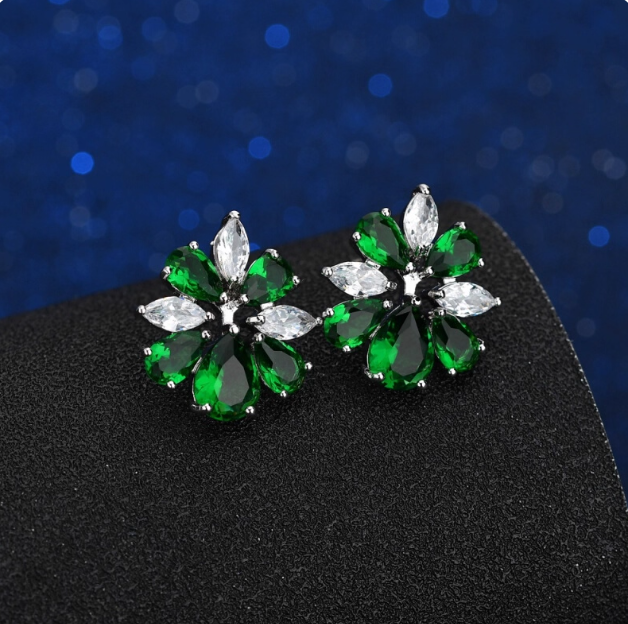 Cercei cu flori din cristale zirconii si ace de argint S925