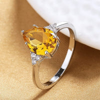 Inel din argint cu cristale zirconiii