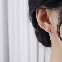 Cercei lungi cu cristale zirconii colorate, placati cu paladiu, ace de argint S925