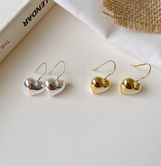 Cercei placati cu aur 14K in forma de inima, ace de argint S925