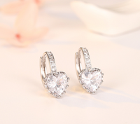 Cercei inima placati cu paladiu si cristale zirconii