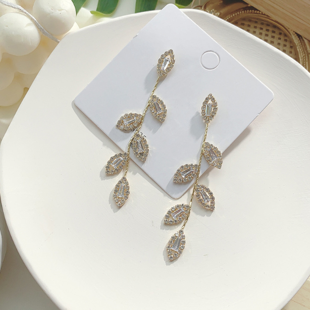 Cercei lungi placati cu aur 14k, cu cristale zirconii si ace de argint S925