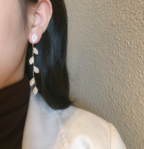 Cercei lungi placati cu aur 14k, cu cristale zirconii si ace de argint S925